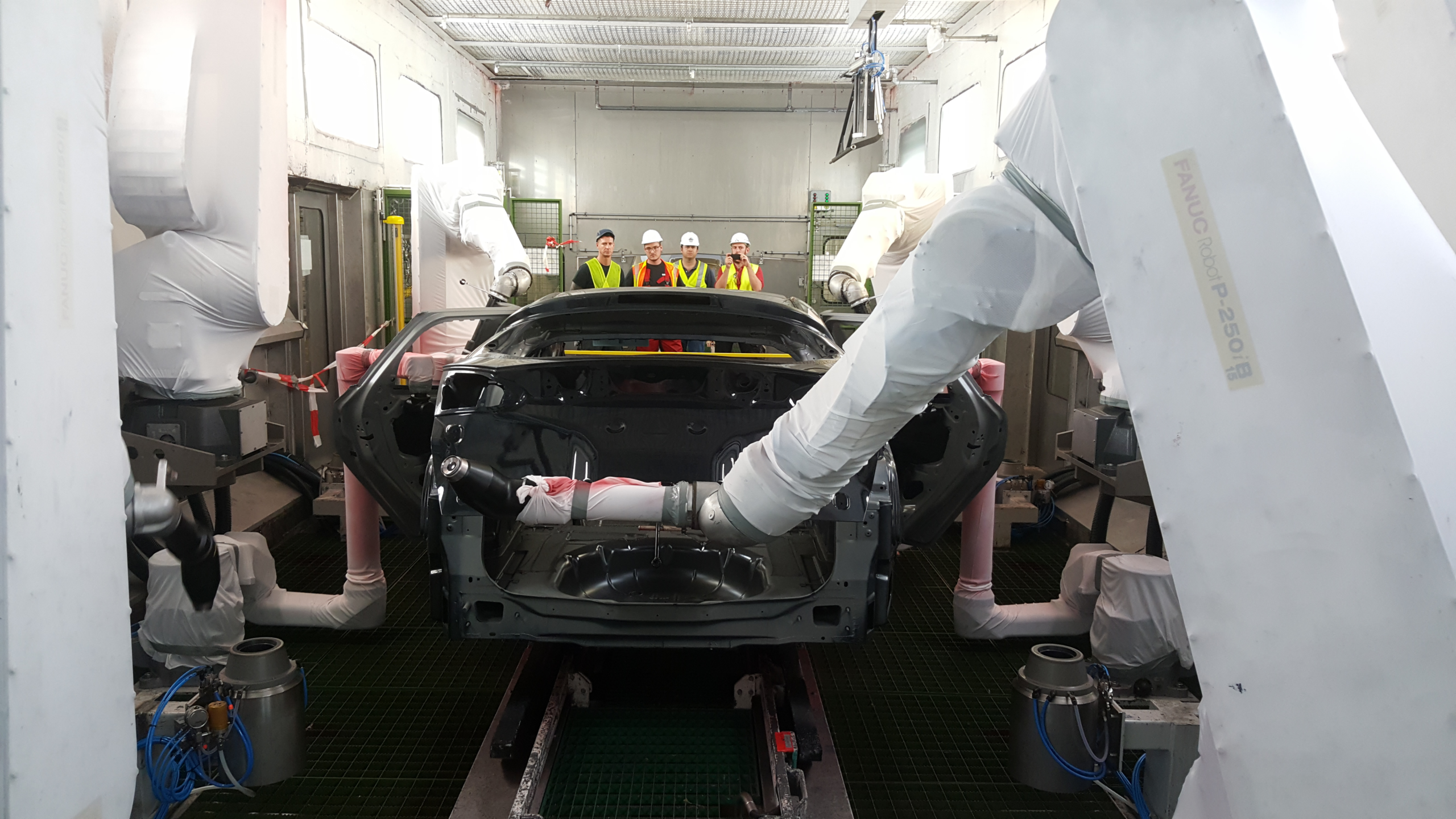 Ligne peinture automobile robotisée